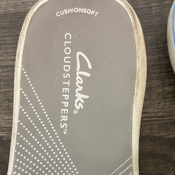 Clarks Women's Cream Slide Sandals - Picture 2 of 4